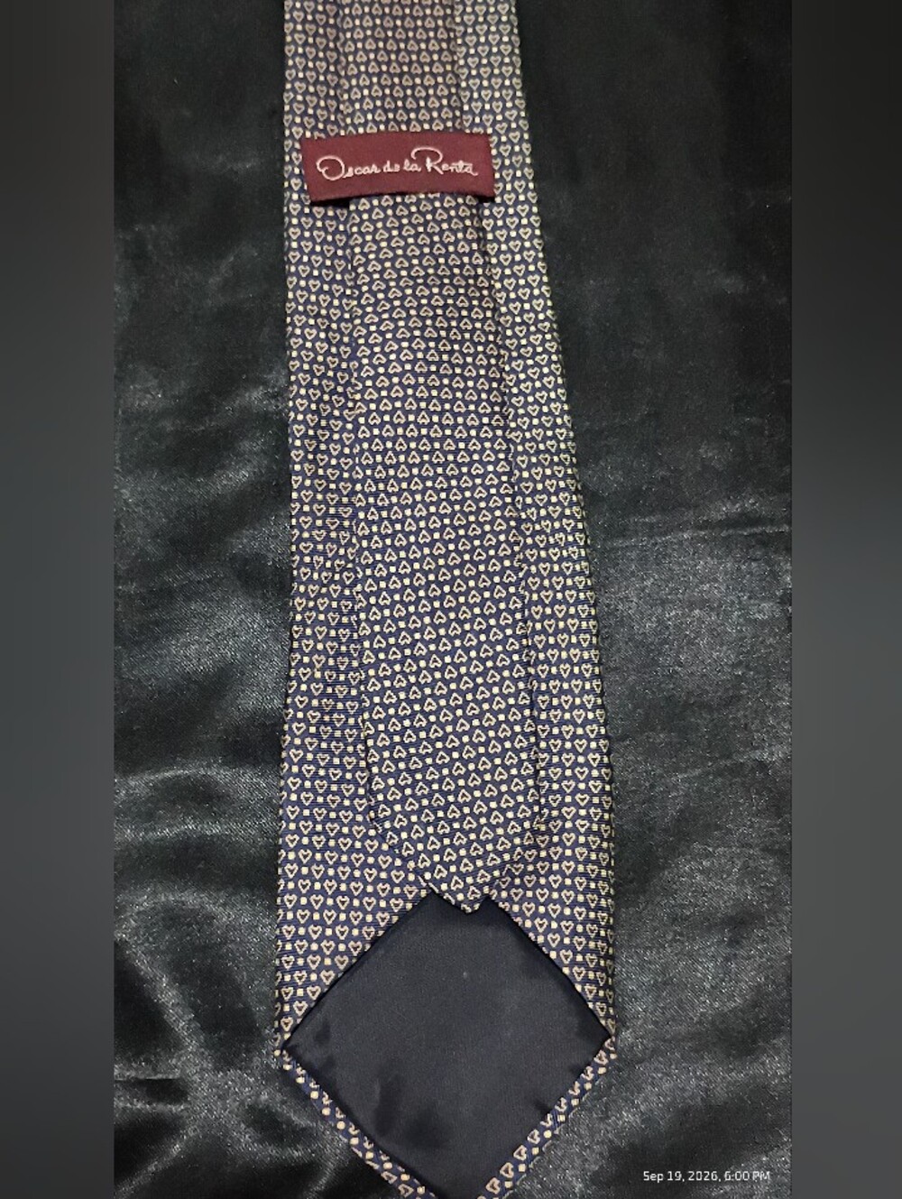 Oscar de la Renta Men’s Silk Tie - Picture 6 of 9